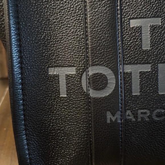 Marc Jacobs Black The Tote Leather Medium with Matching Charm Crossbody RESERVED - Picture 3 of 16